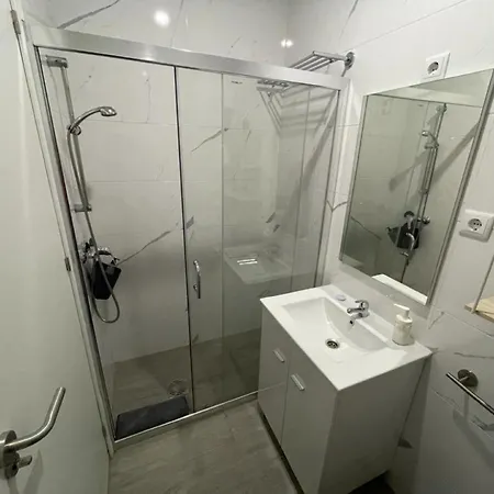 Stone Rose House Апартаменты *